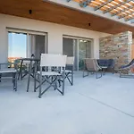 Beach Maisonette *