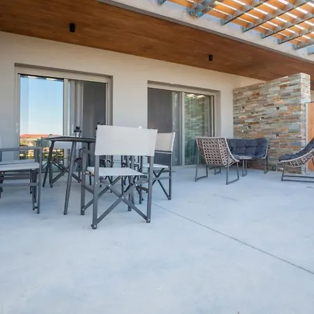 Beach Maisonette *