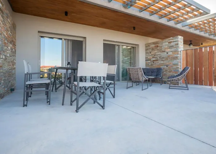 Beach Maisonette *